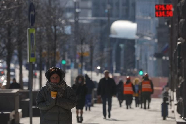 Ρωσία: Άρχισαν τα προβλήματα με τα είδη πρώτης ανάγκης – Πού εντοπίζονται ελλείψεις